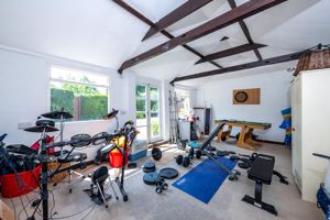 Outbuilding-Music room/gym- click for photo gallery